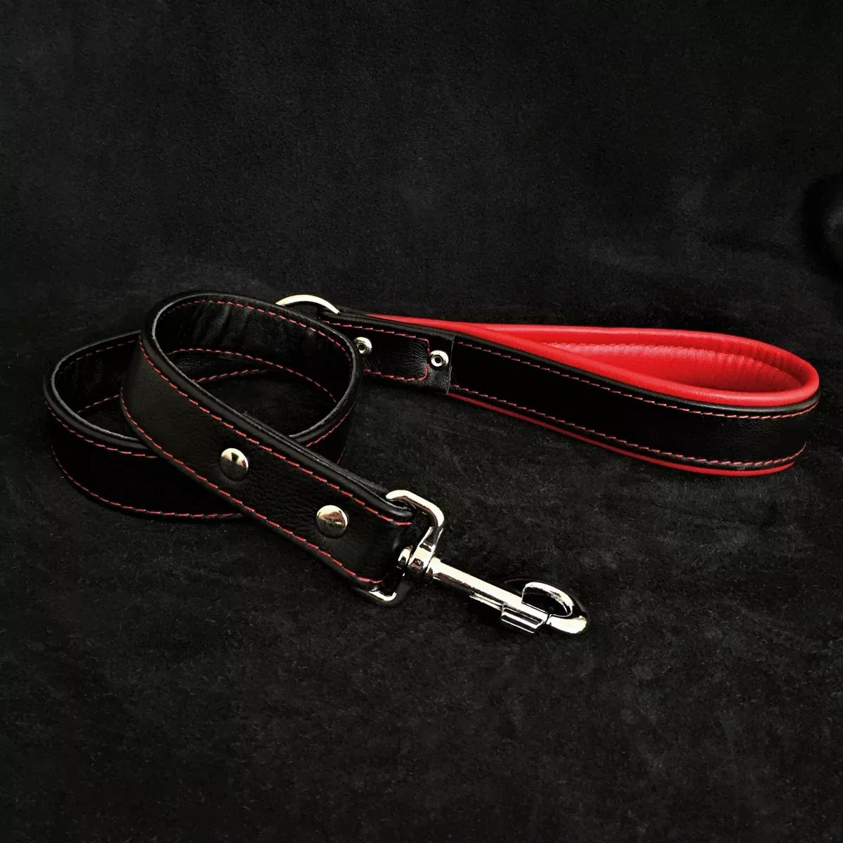 Black soft leather dog leash by Bestia
