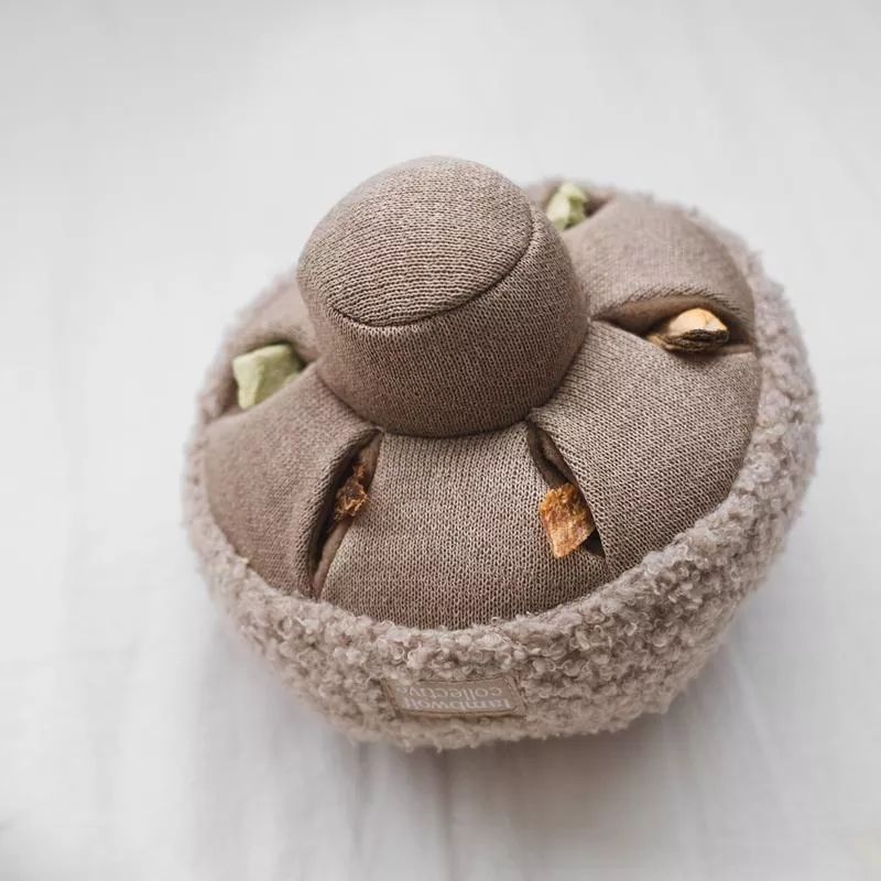 Lambwolf Collective – GUU//OAT//NOSEWORK MUSHROOM//ENRICHMENT DOG TOY – Medium