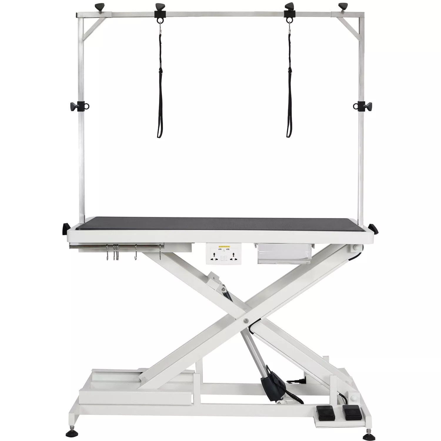 Q, Low Low - Table with Outlets