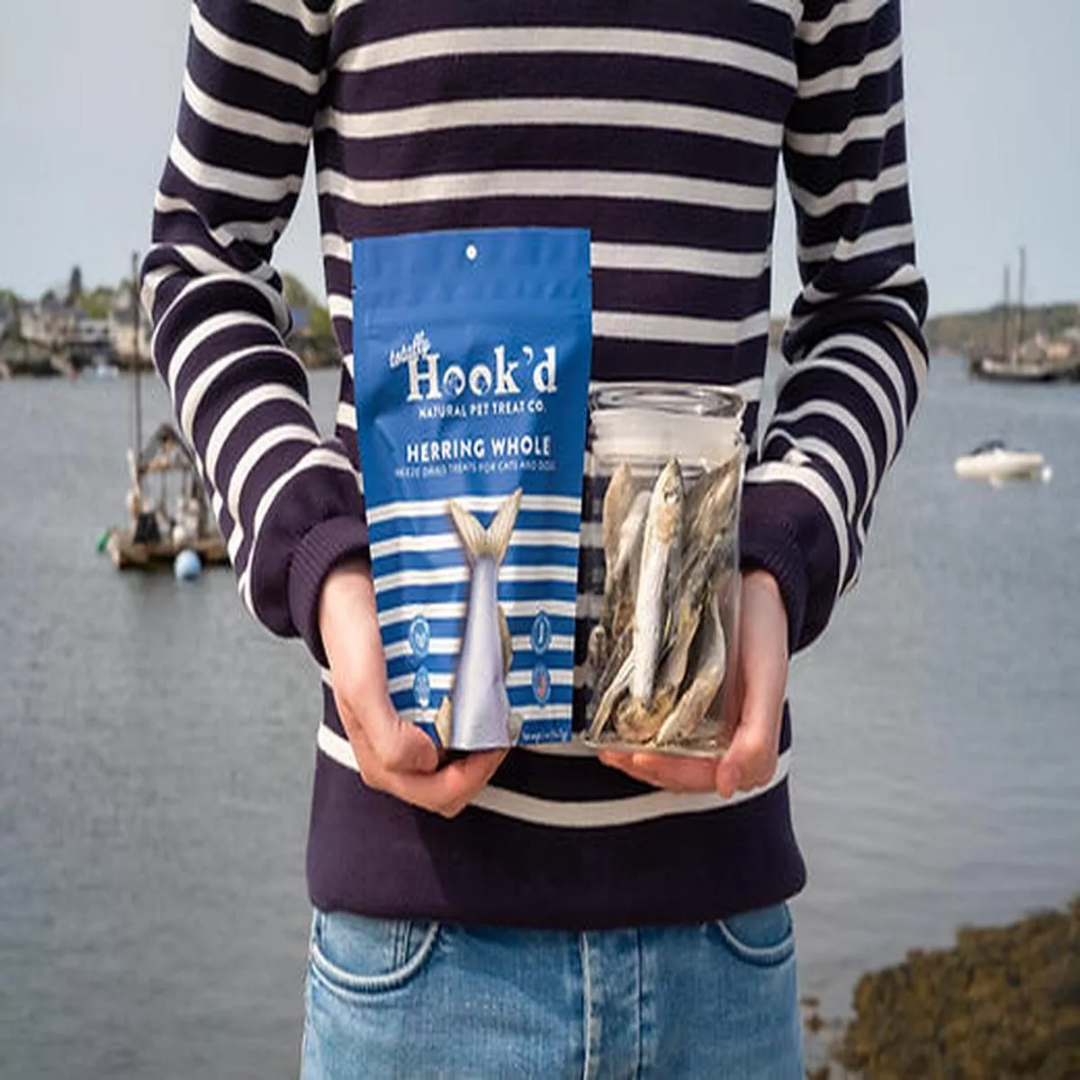 Totally Hook’d Freeze-Dried Herring Treats for Dogs & Cats