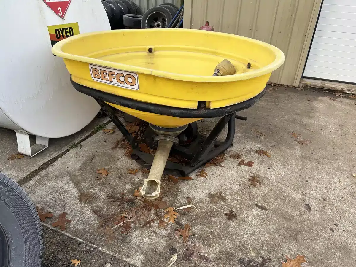 Used Befco SPREADER Spreader – Fertilizer